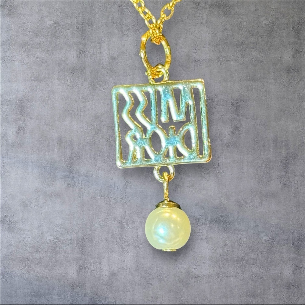 Upcycled Dior Elegant Gold and Pearl Pendant Necklace - Picture 3 of 3